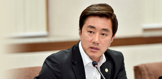 Chairman of the Sokcho City Council    Jonghyeon-Choi
